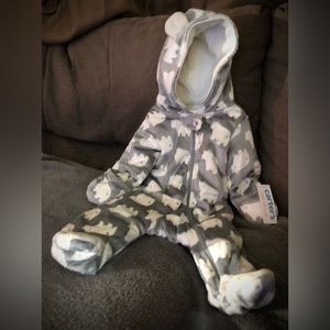 NWT. Unisex light grey & white footies made by carters.Available size is 3month.